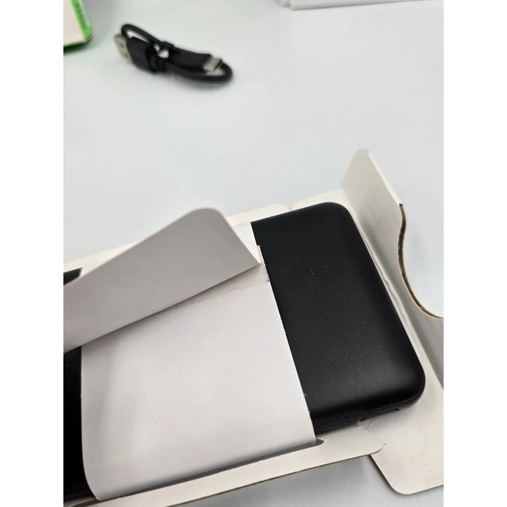 New Belkin Boostcharge 10k‎ PowerBank Black USB-A to USB-C Cable OPEN BOX.